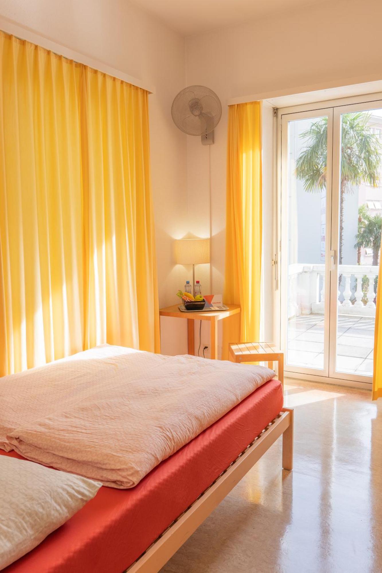 Locarno Youth Hostel Kültér fotó